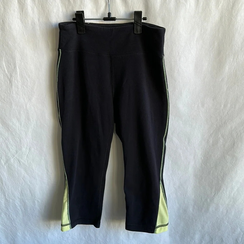 Fila Sport black and green capris exercise leggings, size S